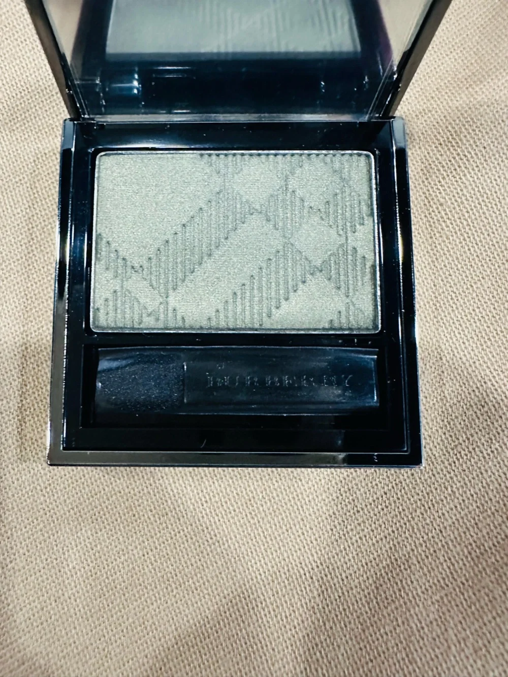 Burberry NWT XHAKI GREEN No.306 Eye COLOUR WET & DRY SILK SHADOW